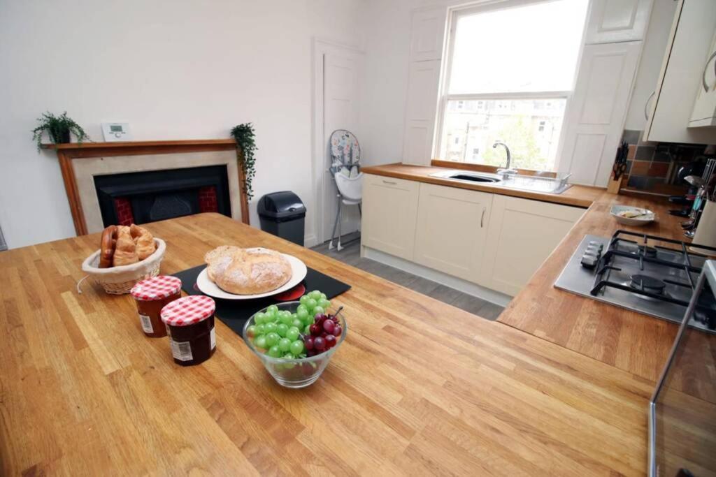 Spacious Georgian 3Bedroom Apartment- 10 Minute Walk To The River Avon, Roman Baths And Bath Abbey Zewnętrze zdjęcie