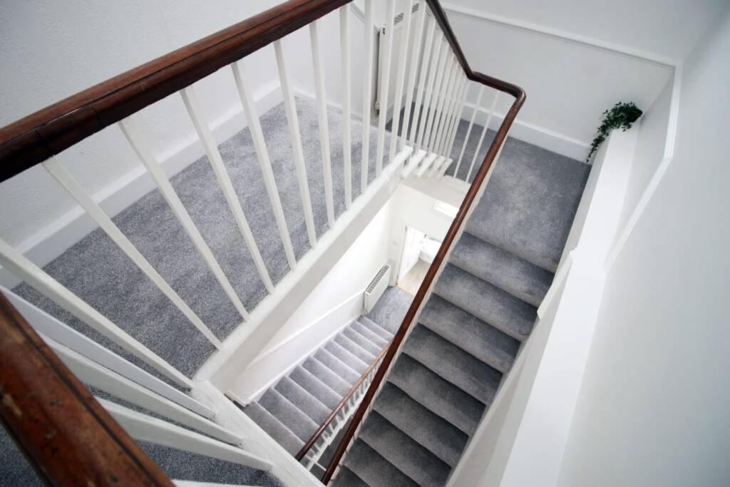 Spacious Georgian 3Bedroom Apartment- 10 Minute Walk To The River Avon, Roman Baths And Bath Abbey Zewnętrze zdjęcie