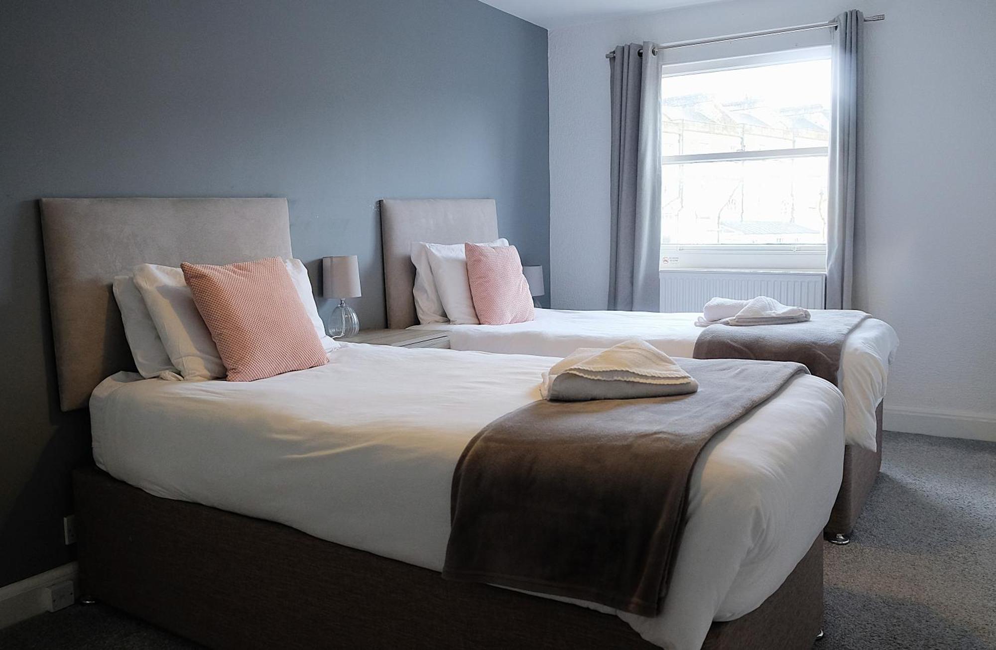 Spacious Georgian 3Bedroom Apartment- 10 Minute Walk To The River Avon, Roman Baths And Bath Abbey Zewnętrze zdjęcie