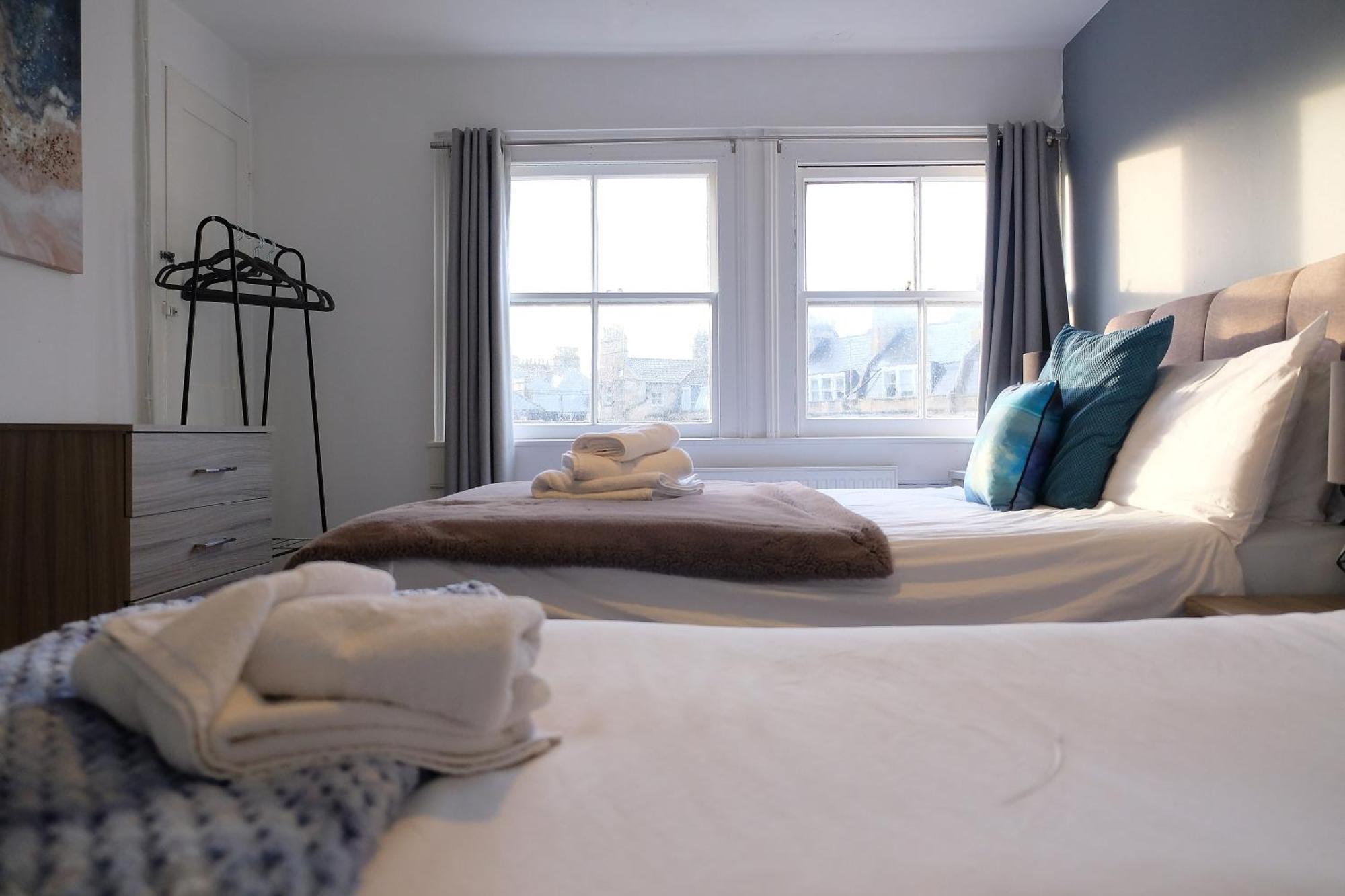 Spacious Georgian 3Bedroom Apartment- 10 Minute Walk To The River Avon, Roman Baths And Bath Abbey Zewnętrze zdjęcie