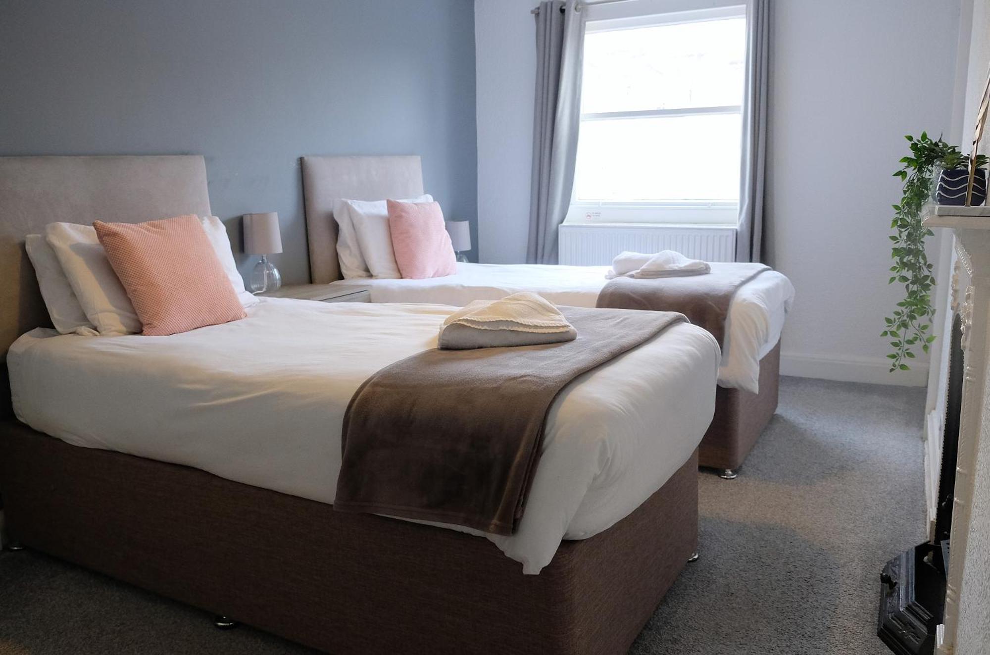 Spacious Georgian 3Bedroom Apartment- 10 Minute Walk To The River Avon, Roman Baths And Bath Abbey Zewnętrze zdjęcie