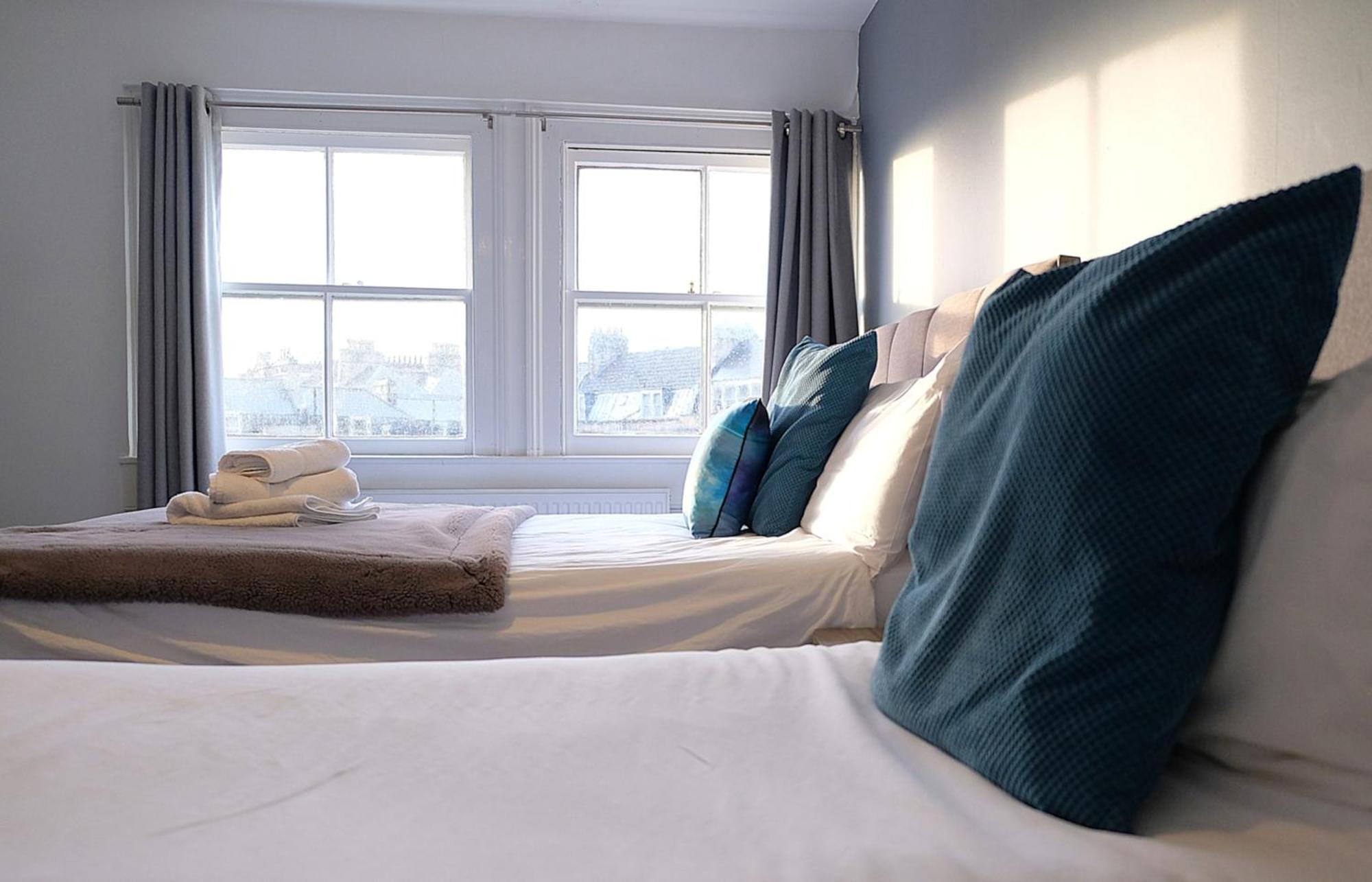 Spacious Georgian 3Bedroom Apartment- 10 Minute Walk To The River Avon, Roman Baths And Bath Abbey Zewnętrze zdjęcie