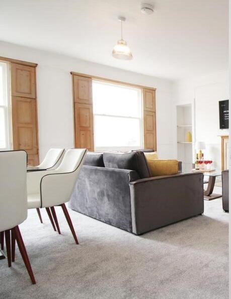 Spacious Georgian 3Bedroom Apartment- 10 Minute Walk To The River Avon, Roman Baths And Bath Abbey Zewnętrze zdjęcie