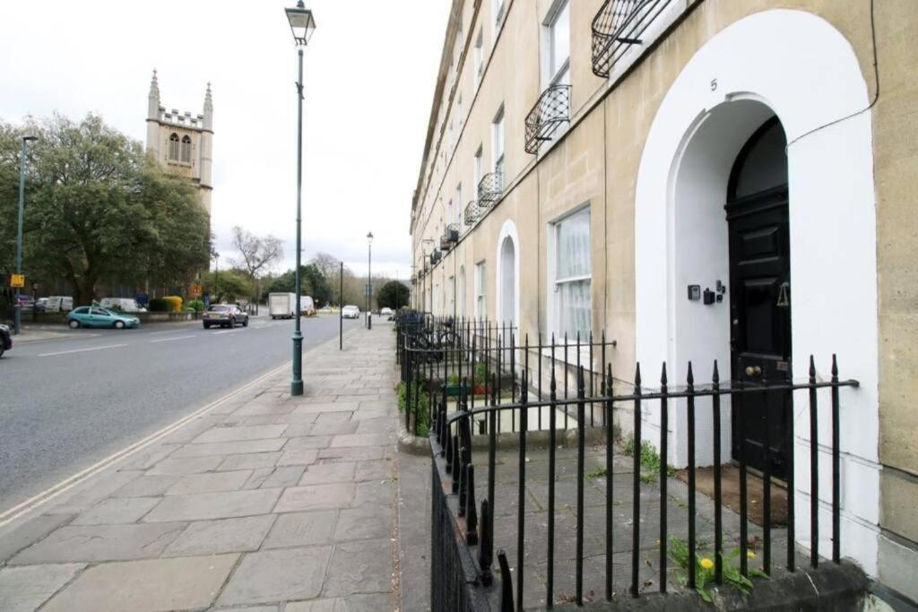 Spacious Georgian 3Bedroom Apartment- 10 Minute Walk To The River Avon, Roman Baths And Bath Abbey Zewnętrze zdjęcie